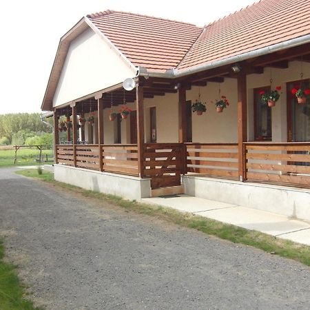 Kékszilva Vendégház Pap Exterior foto